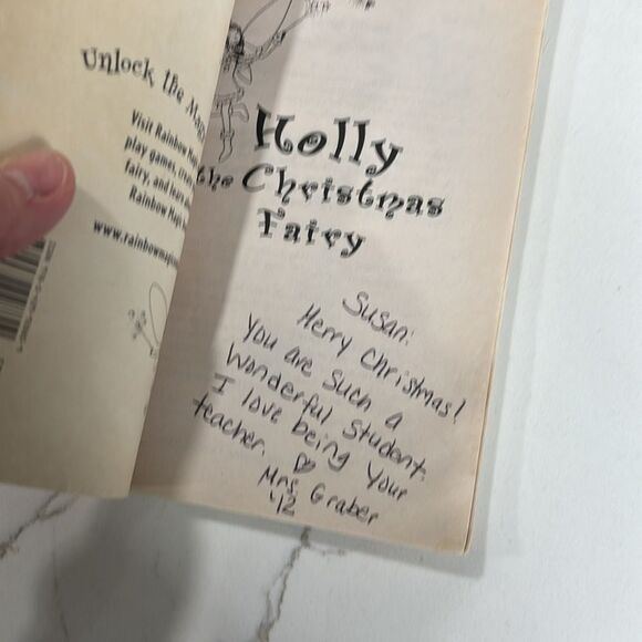 Rainbow Magic Special Edition Holly the Christmas Fairy Book 1 - Picture 6 of 7